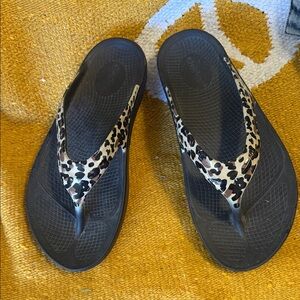 OOFOS Black and Leopard Print Sandals